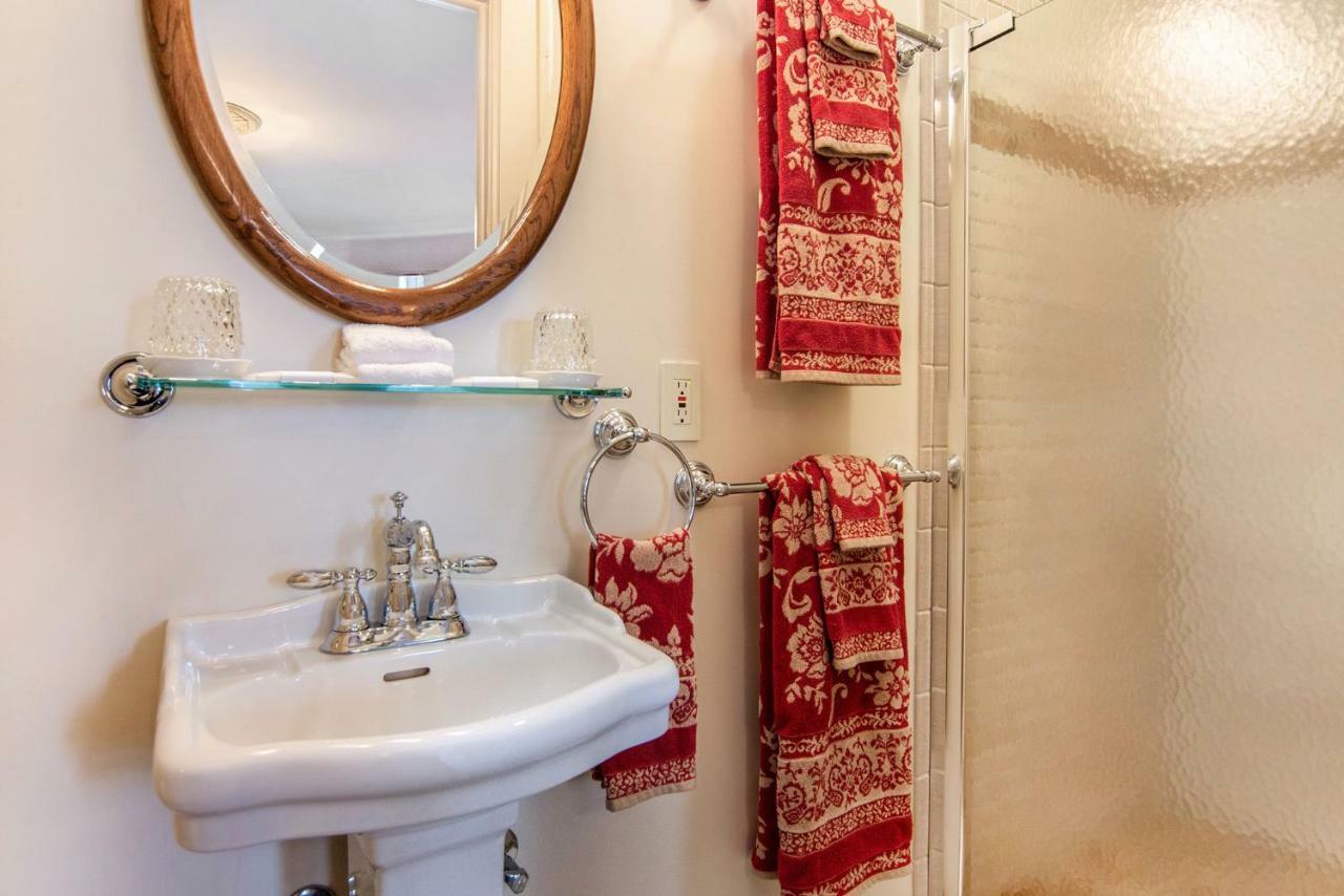 The Lamplighter Bed & Breakfast Of Ludington Eksteriør billede