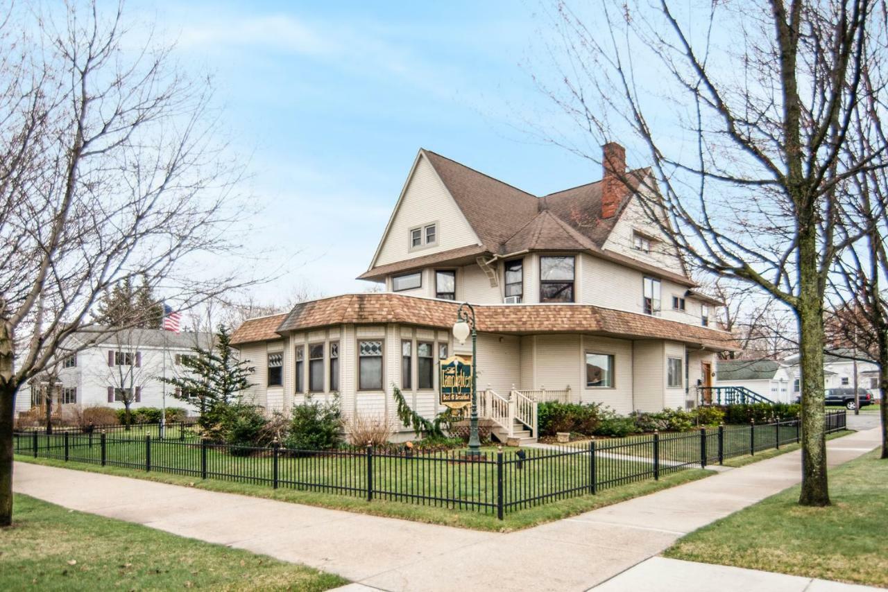 The Lamplighter Bed & Breakfast Of Ludington Bed and Breakfast Eksteriør billede