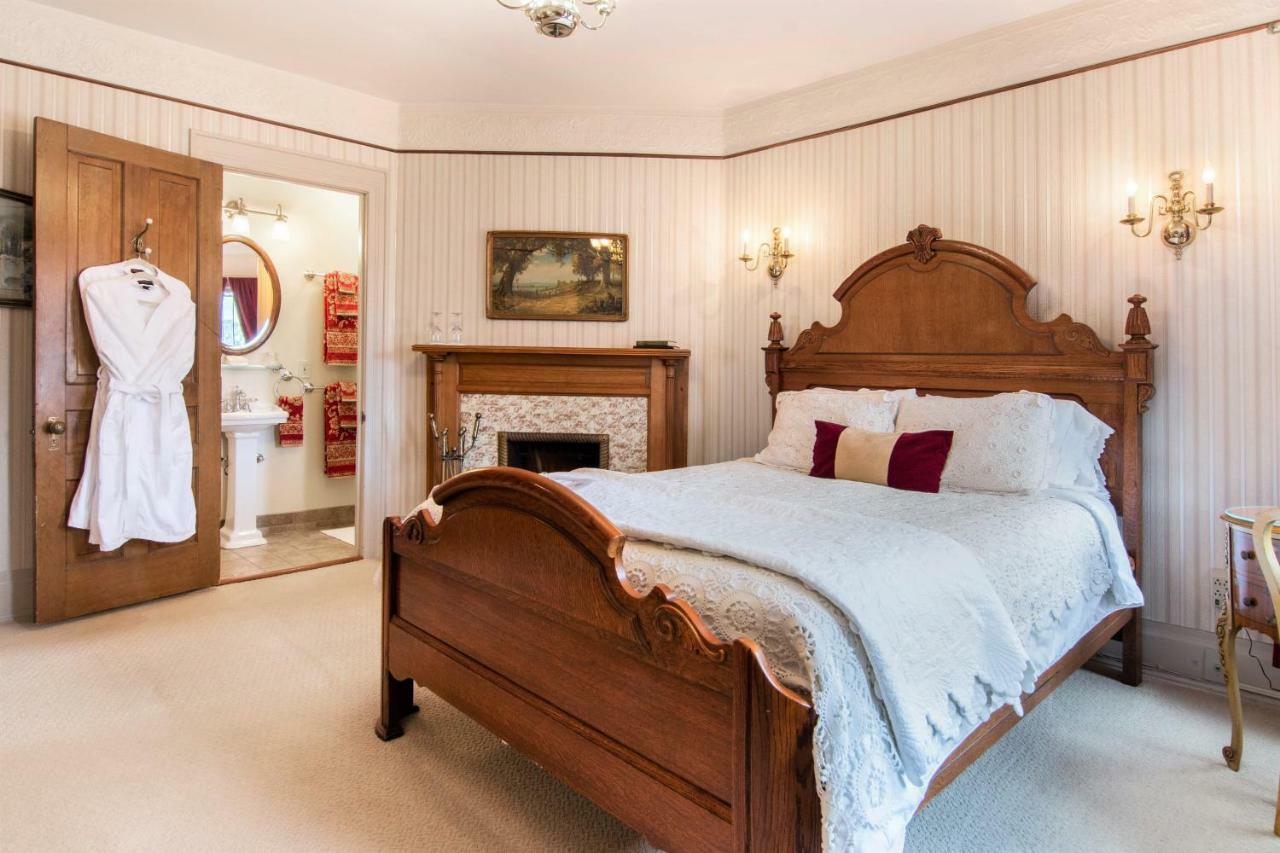 The Lamplighter Bed & Breakfast Of Ludington Eksteriør billede