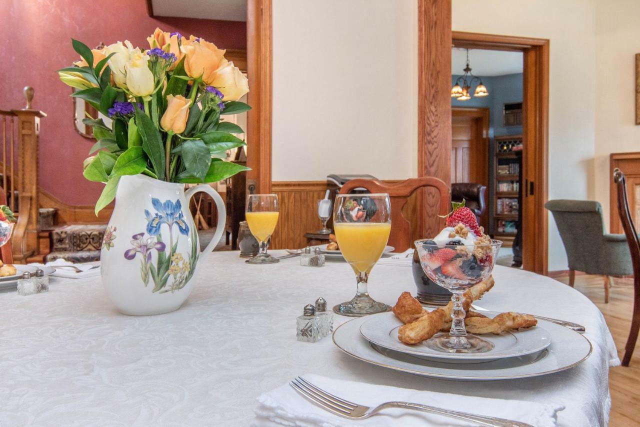 The Lamplighter Bed & Breakfast Of Ludington Eksteriør billede