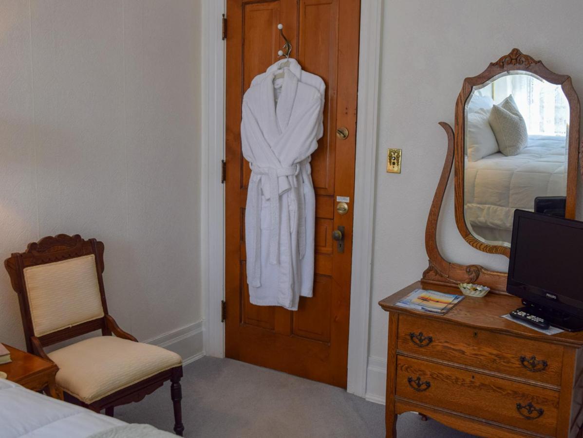 The Lamplighter Bed & Breakfast Of Ludington Eksteriør billede